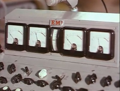 R9-Tape-recorder2